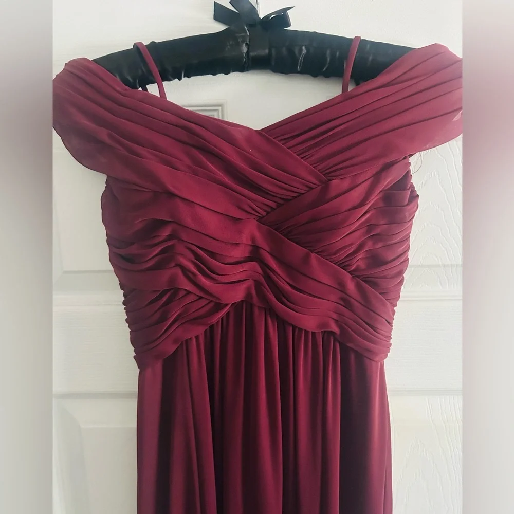 Crisscross Off-Shoulder Girls Junior Bridesmaid dress, sewn in bra, size 10 - Picture 4 of 9